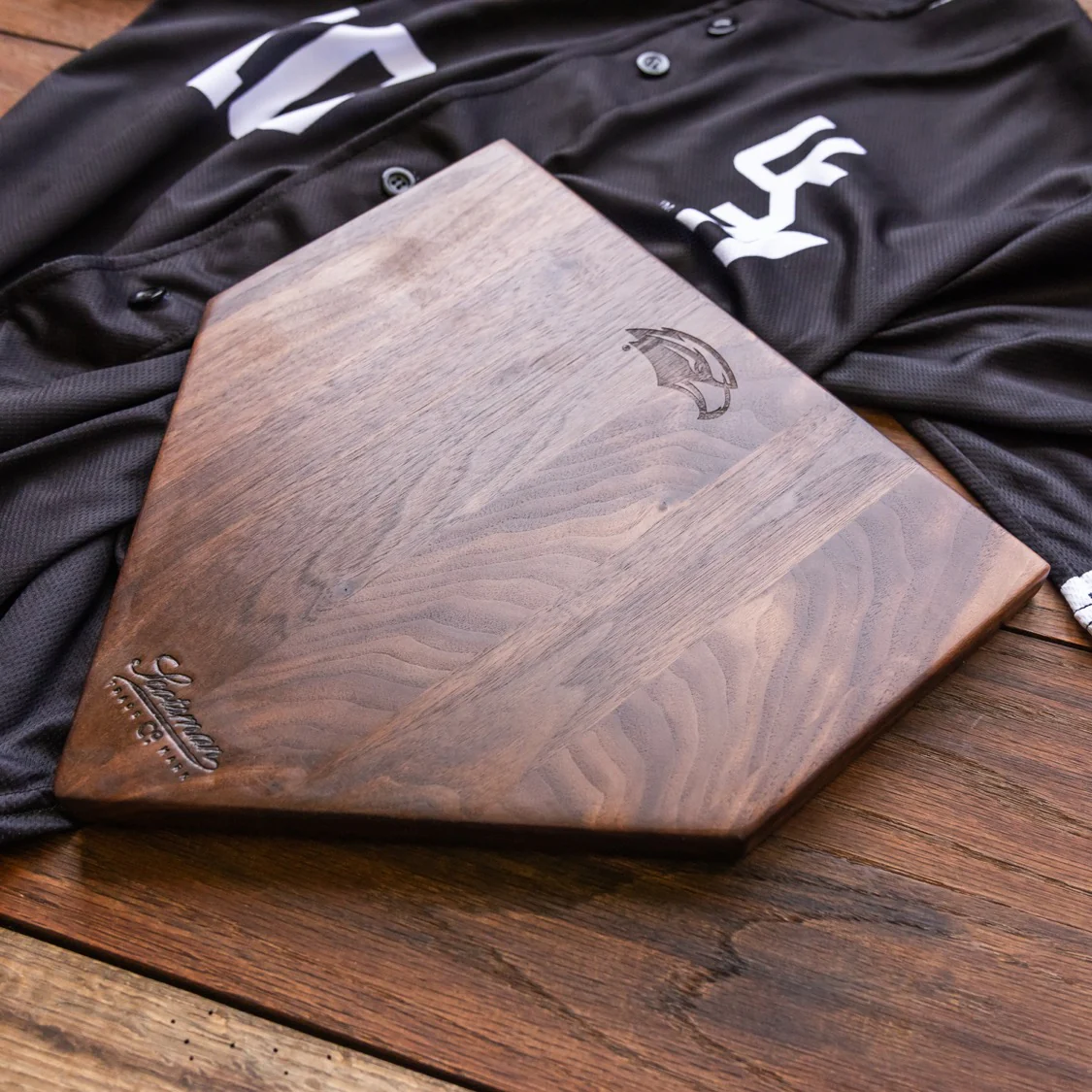 691-walnut-southern-miss-home-plate-serving-board-1.webp