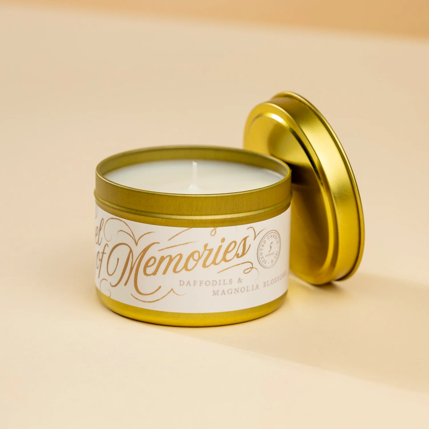 950-chapel-of-memories-5-oz-candle-1.webp